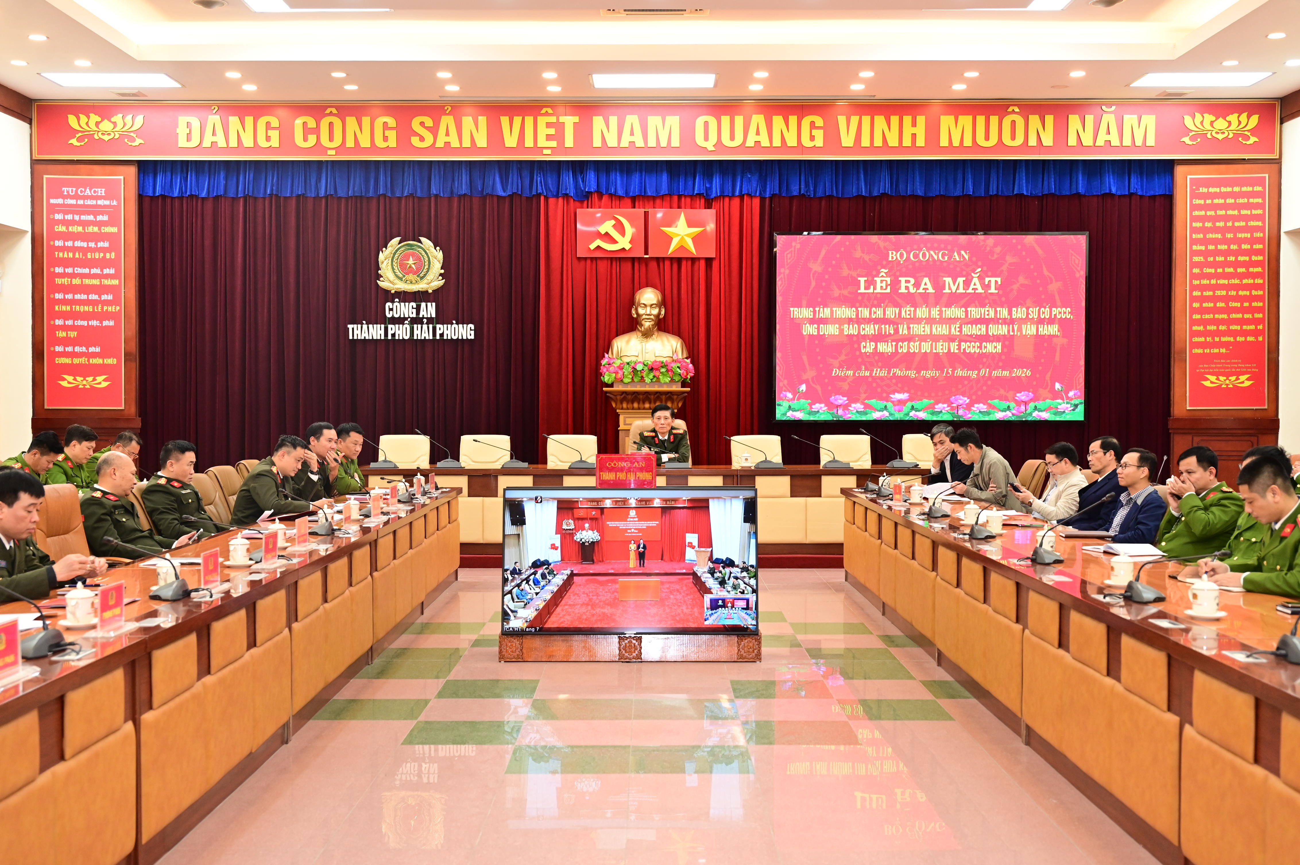 Ra mắt Trung tâm thông tin chỉ huy kết nối hệ thống truyền tin, báo sự cố phòng cháy, chữa cháy, ứng dụng 